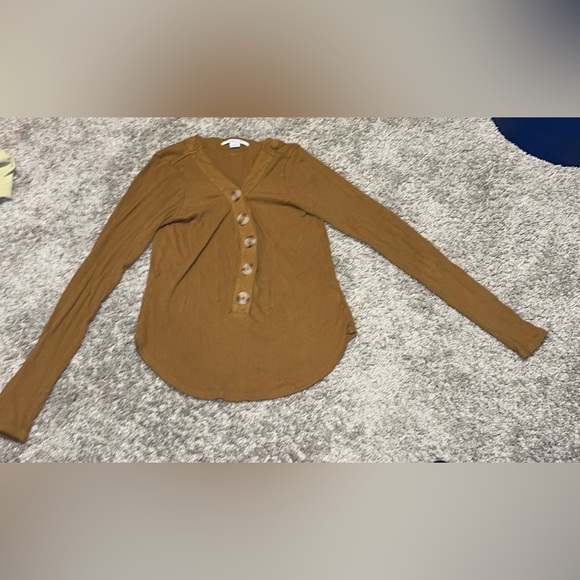 NWOT O'Neill Riell Ribbed Long Sleeve Knit Top Gold Coast Size Medium - Picture 2 of 6